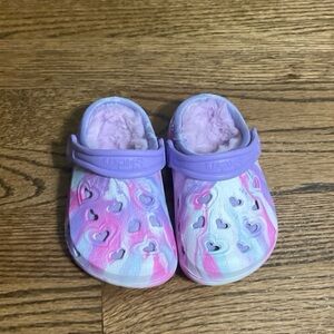 NWOT Skechers Crocs with fuzzy inside
Toddler size 5
